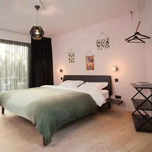 2* Couette-café Lucy In The Sky